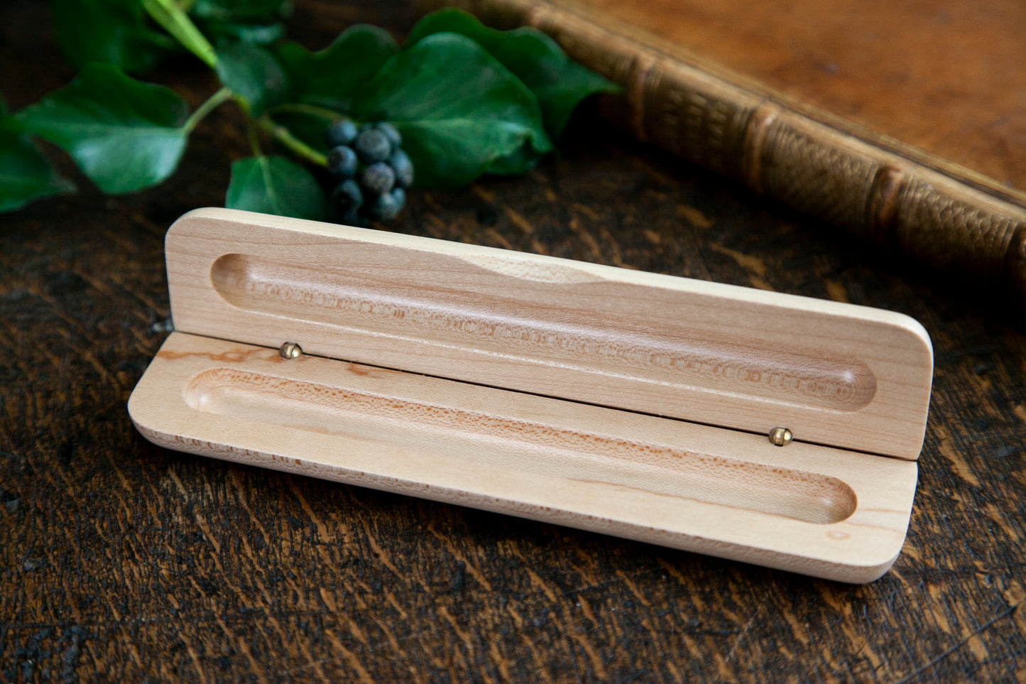 Slim Maple Case for Single Pen