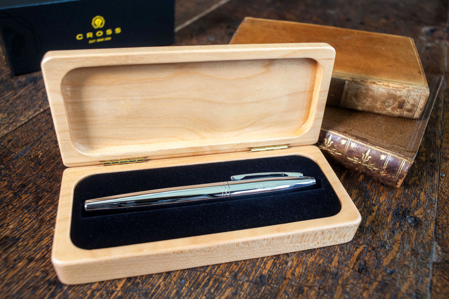 Trinity Fountain Pen in Wide Maple Case