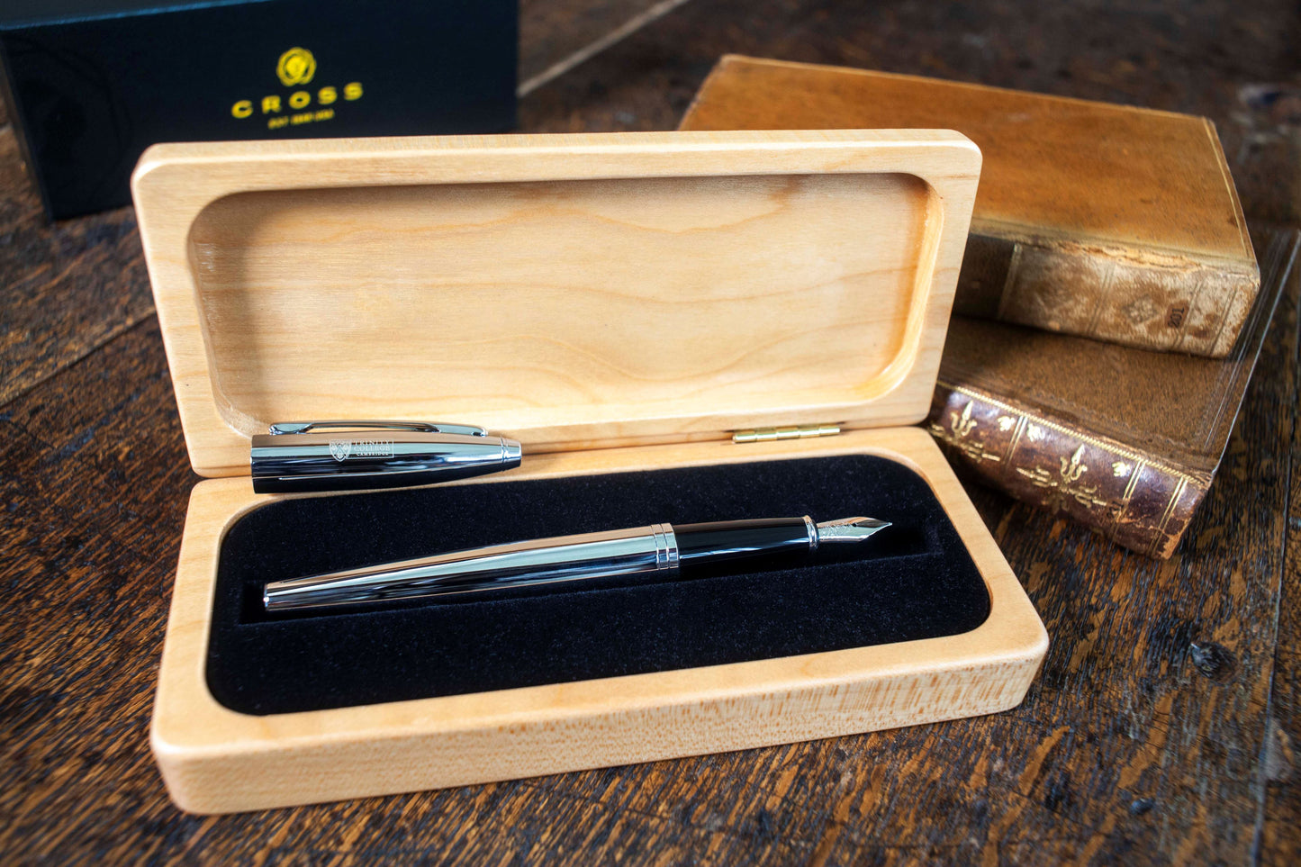 Trinity Fountain Pen in Wide Maple Case