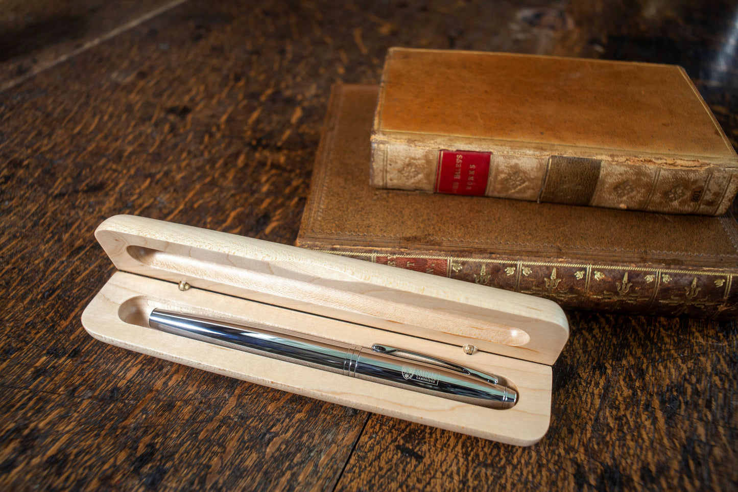 Trinity Fountain Pen in Slim Maple Case